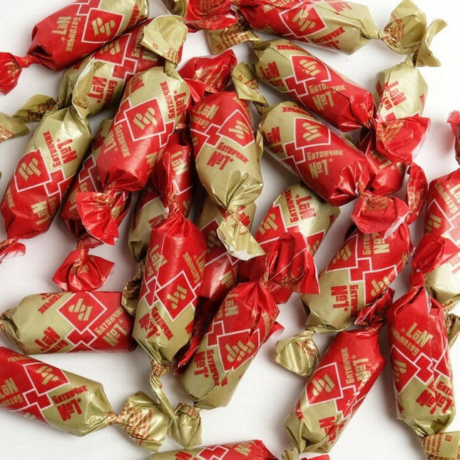 Candies with peanuts and wafer crumbs, 250g.