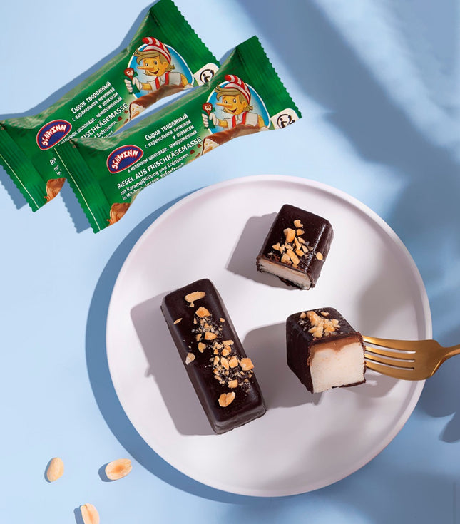 Cream cheese bars with pistachio